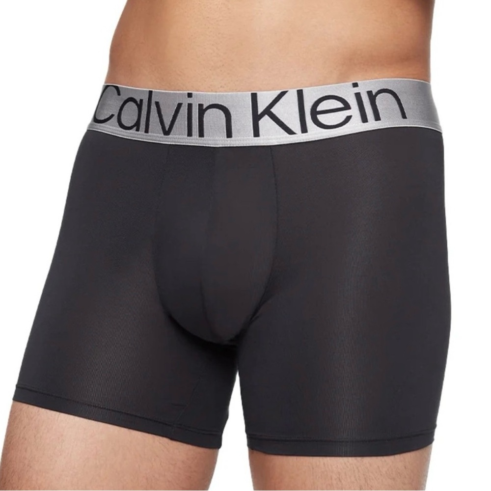 Calvin Klein - Men's Micro Steel Boxer Briefs
- Medium